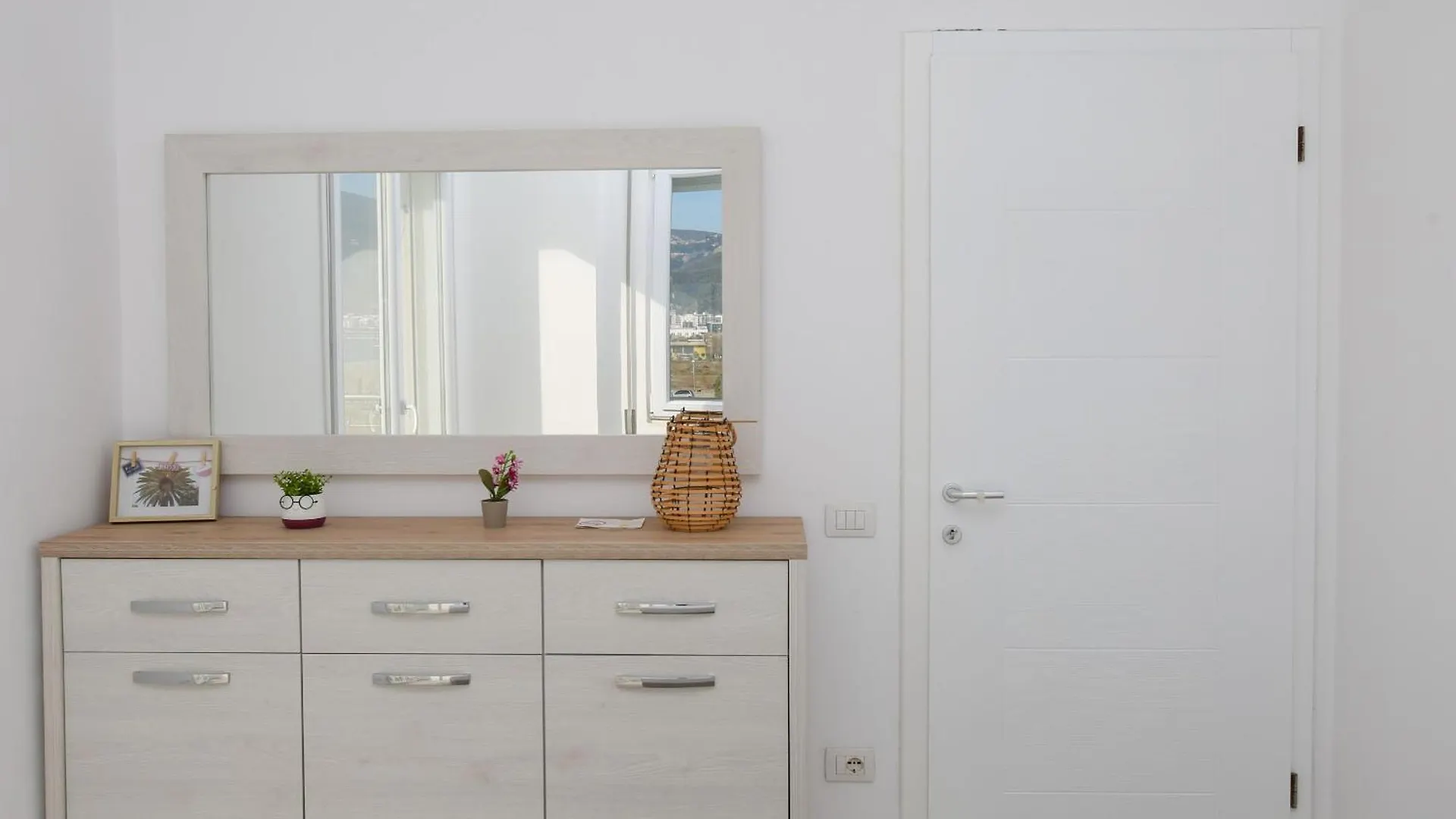 Sea View Apartment In Vlore 007 Albania